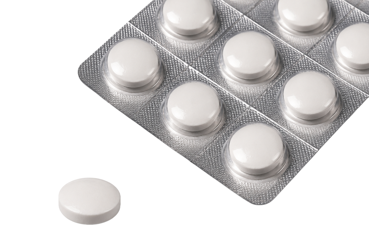 Nicotine lozenges in blister packaging for discreet no-chew nicotine replacement options